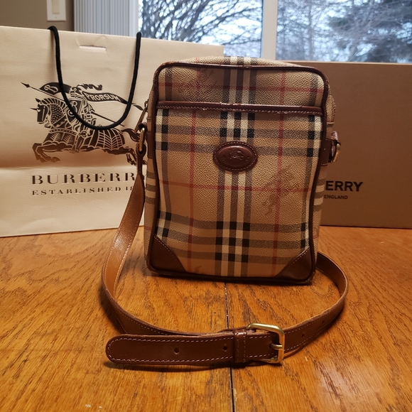 Burberry Handbags - Burberry Vintage Crossbody Bag